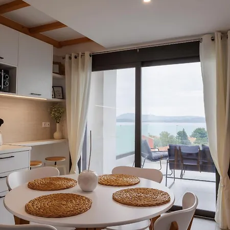 Phos Maisonettes Lefkada * ניקיאנה