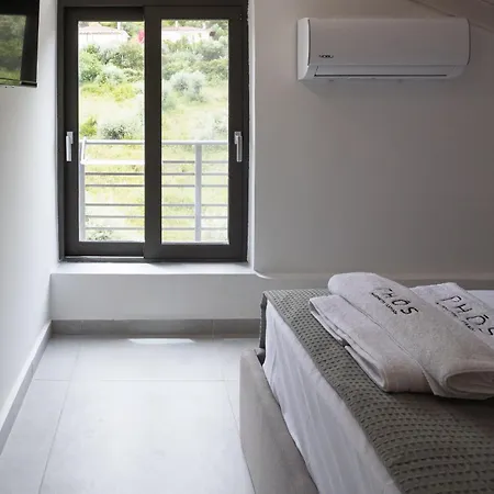 Phos Maisonettes * Nikiana