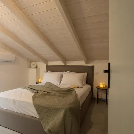 Phos Maisonettes Lefkada * Nikiana